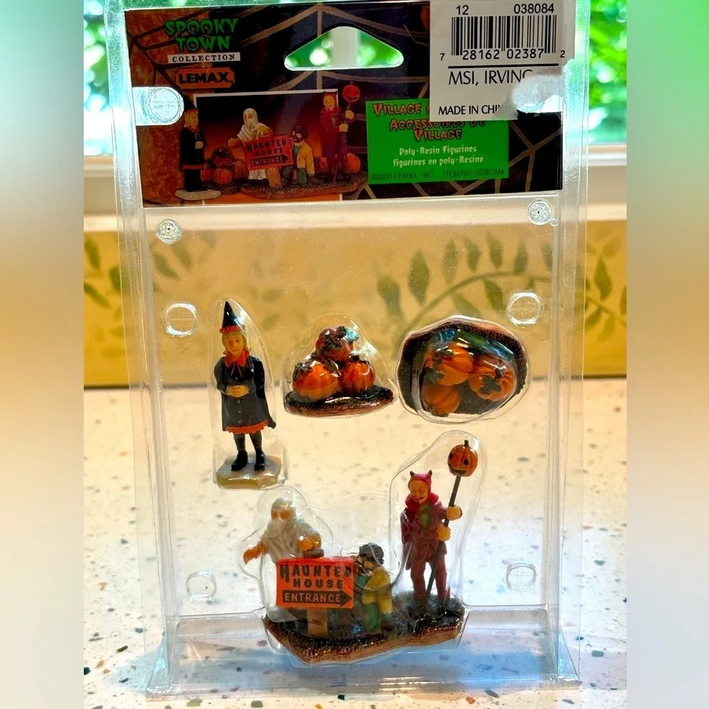 Lemax Spooky Town Village Accessories Haunted House Trick or Treat Figurines Set